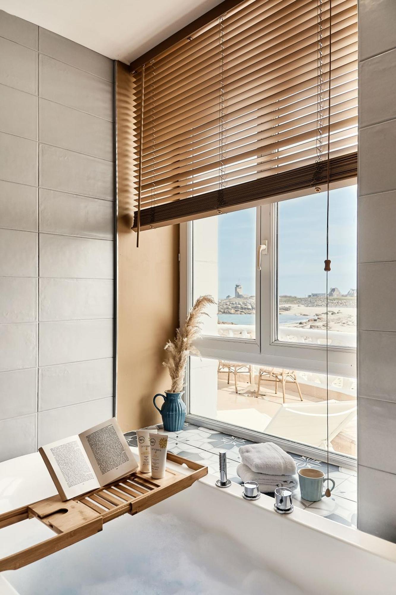 Hotel De La Mer & Spa Brignogan-Plages Bagian luar foto